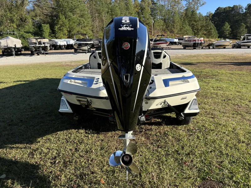 Slide: The Image of Ranger Z520RC 2025 - 12