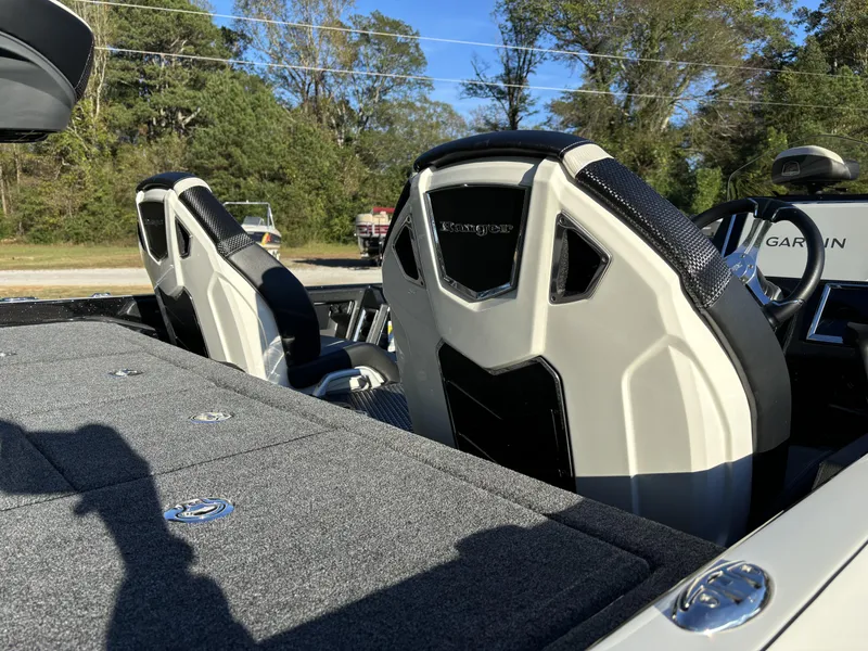 Slide: The Image of Ranger Z520RC 2025 - 13