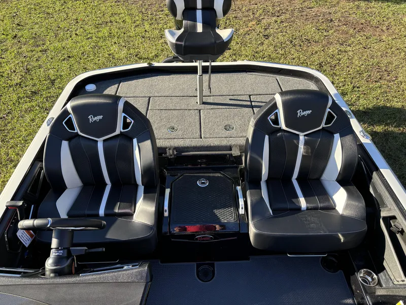 Slide: The Image of Ranger Z520RC 2025 - 17