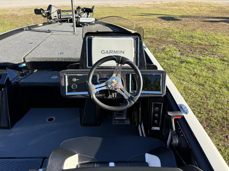 Slide: The Image of Ranger Z520RC 2025 - 5