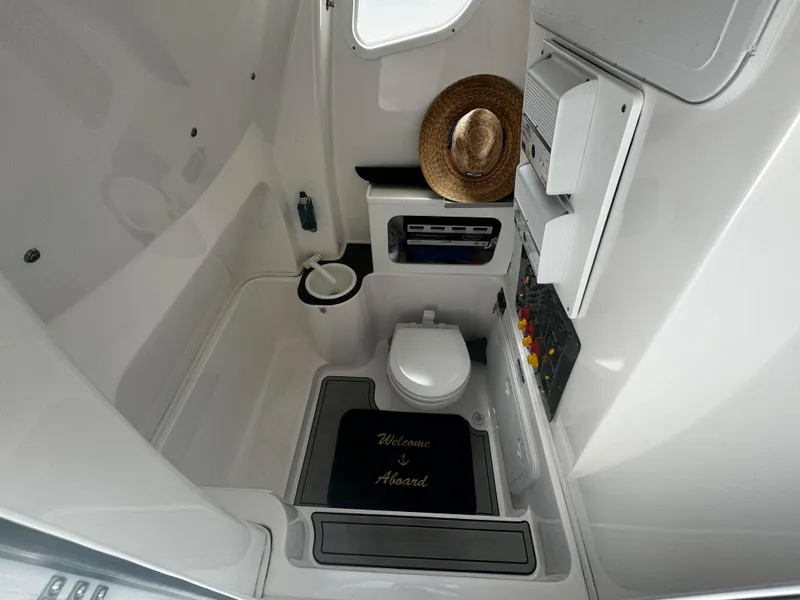 Slide: The Image of Sea Fox 288 Commander 2022 - 13