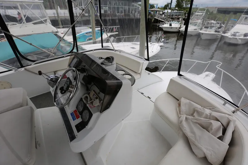 Slide: The Image of Mainship 34 Motor Yacht 1997 - 96