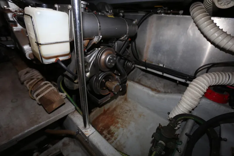 Slide: The Image of Mainship 34 Motor Yacht 1997 - 99