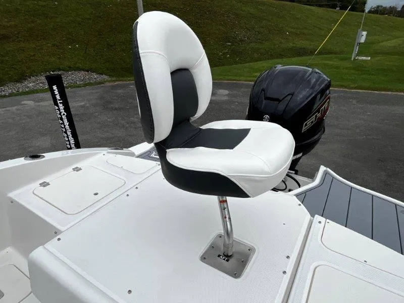 Slide: The Image of Chaparral 21 SSi Ski & Fish 2025 - 114