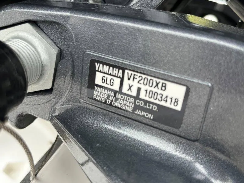 Slide: The Image of Chaparral 21 SSi Ski & Fish 2025 - 12