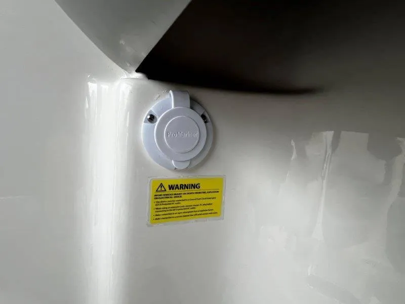 Slide: The Image of Chaparral 21 SSi Ski & Fish 2025 - 120