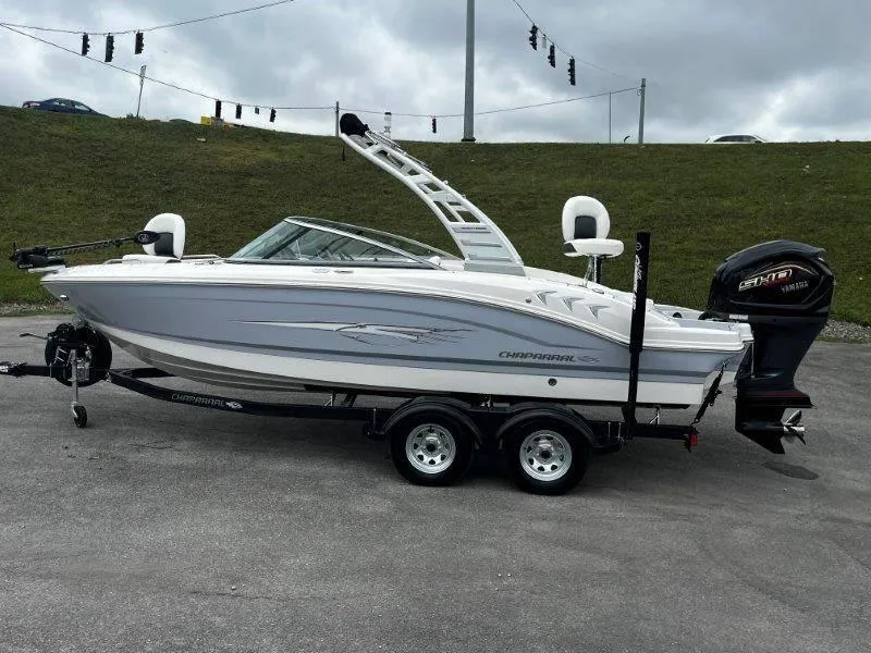 Slide: The Image of Chaparral 21 SSi Ski & Fish 2025 - 130