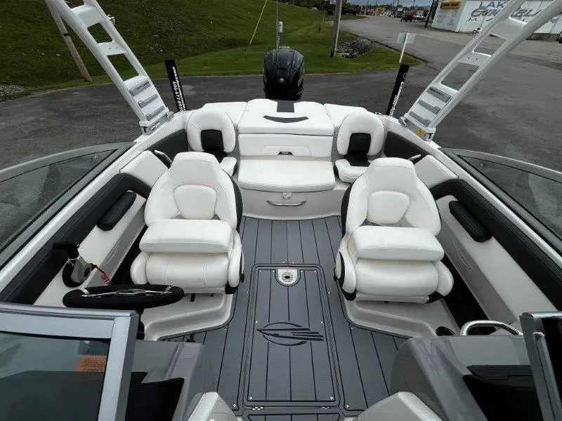 Slide: The Image of Chaparral 21 SSi Ski & Fish 2025 - 14