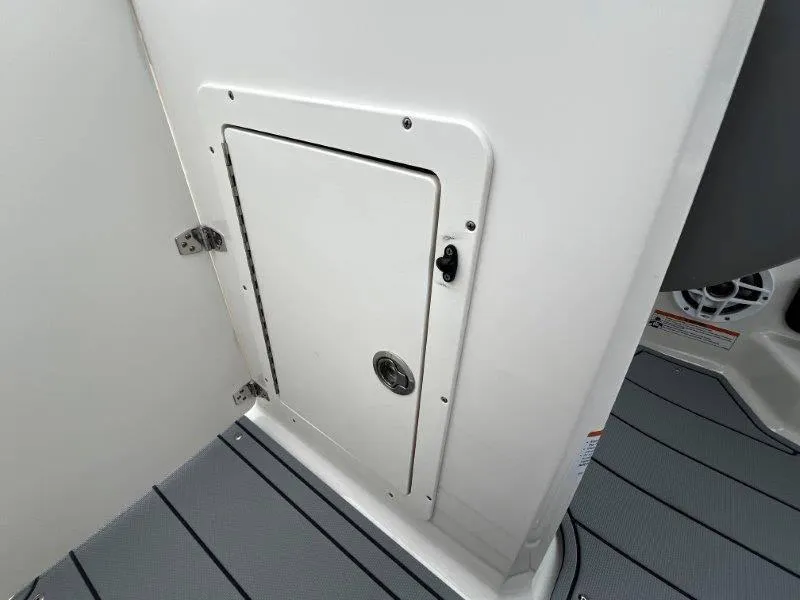 Slide: The Image of Chaparral 21 SSi Ski & Fish 2025 - 166