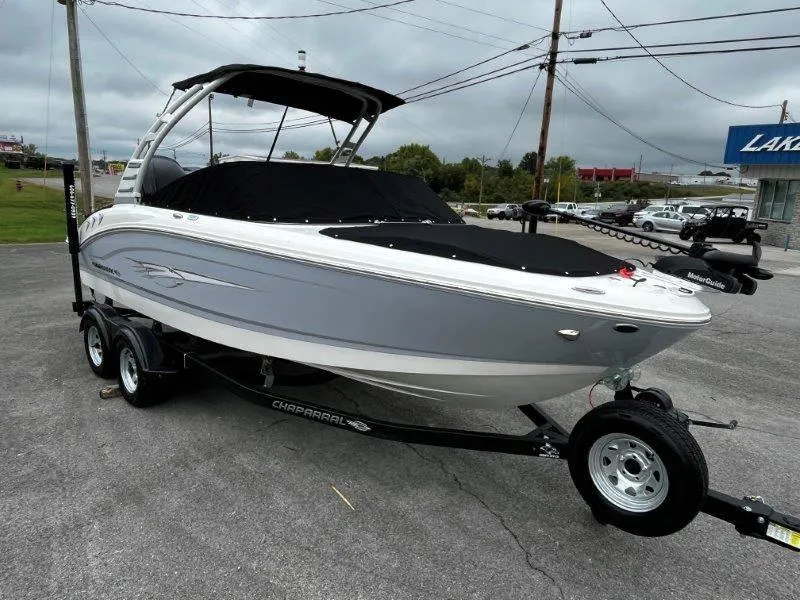 Slide: The Image of Chaparral 21 SSi Ski & Fish 2025 - 192