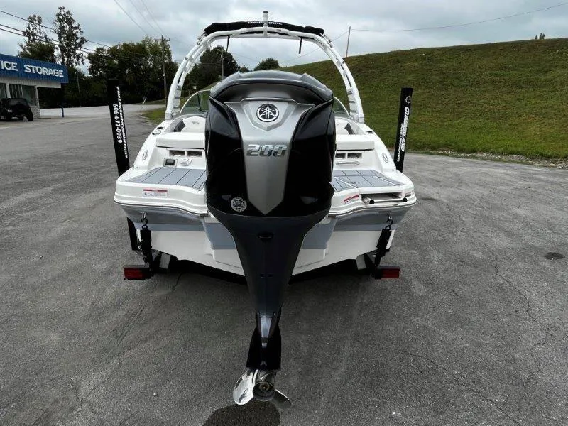 Slide: The Image of Chaparral 21 SSi Ski & Fish 2025 - 23