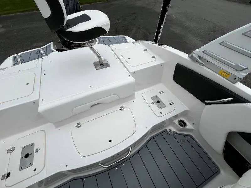 Slide: The Image of Chaparral 21 SSi Ski & Fish 2025 - 27