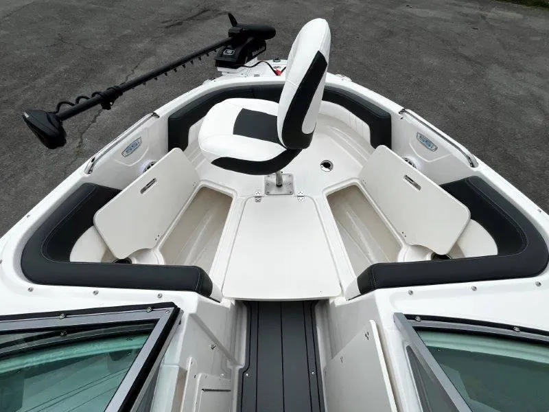 Slide: The Image of Chaparral 21 SSi Ski & Fish 2025 - 29