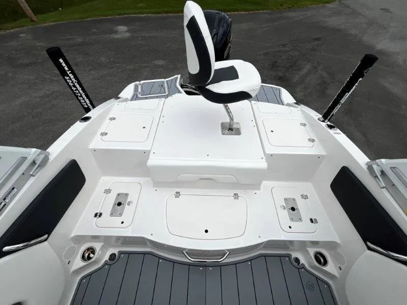 Slide: The Image of Chaparral 21 SSi Ski & Fish 2025 - 37