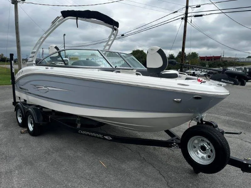 Slide: The Image of Chaparral 21 SSi Ski & Fish 2025 - 45