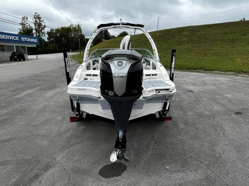 Slide: The Image of Chaparral 21 SSi Ski & Fish 2025 - 48