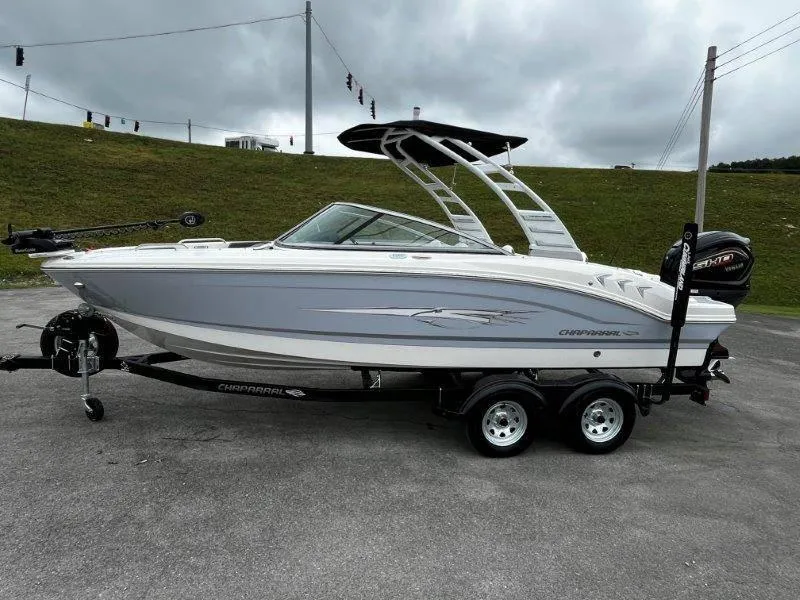 Slide: The Image of Chaparral 21 SSi Ski & Fish 2025 - 61