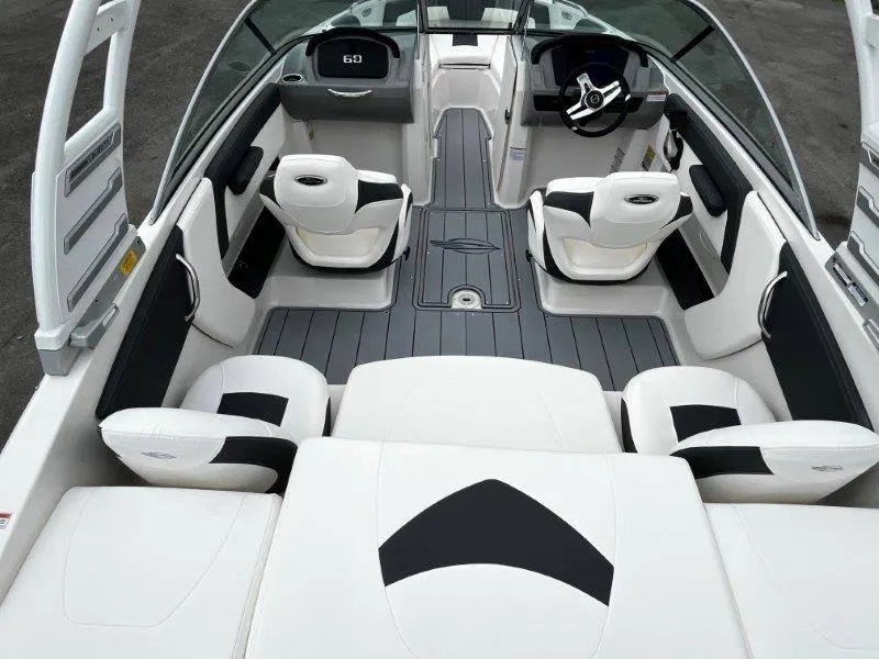 Slide: The Image of Chaparral 21 SSi Ski & Fish 2025 - 67