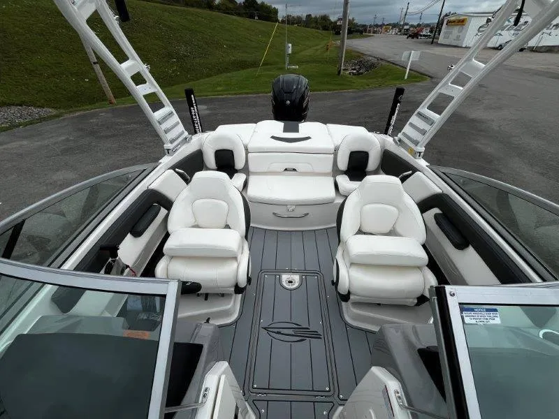 Slide: The Image of Chaparral 21 SSi Ski & Fish 2025 - 71