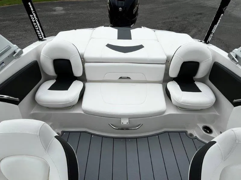 Slide: The Image of Chaparral 21 SSi Ski & Fish 2025 - 83