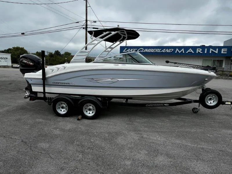 Slide: The Image of Chaparral 21 SSi Ski & Fish 2025 - 9