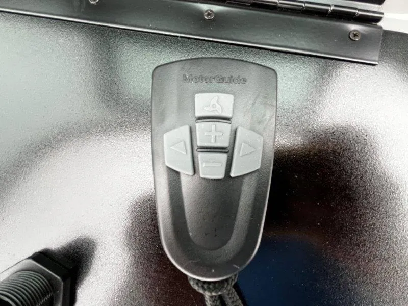 Slide: The Image of Chaparral 21 SSi Ski & Fish 2025 - 92