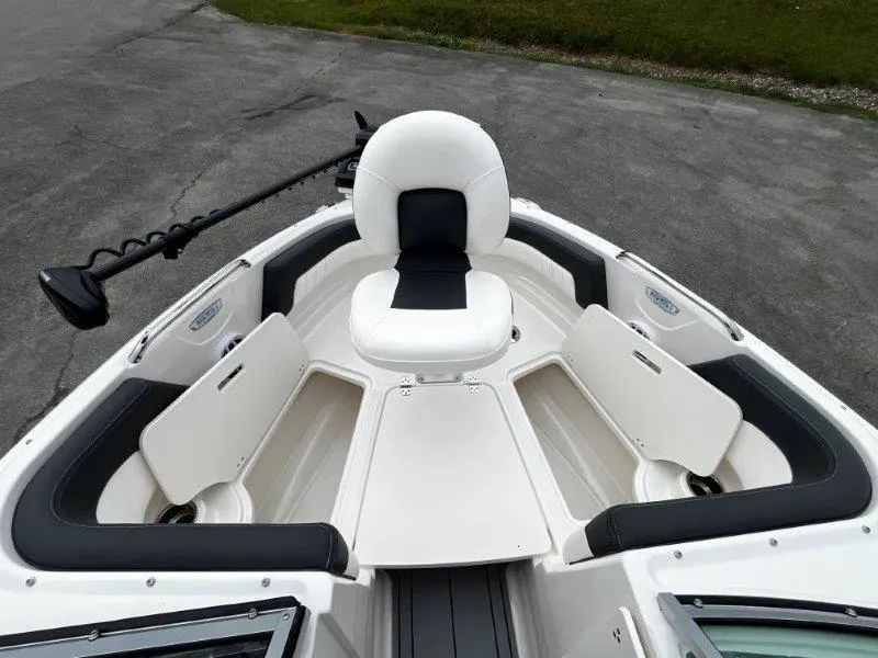 Slide: The Image of Chaparral 21 SSi Ski & Fish 2025 - 96