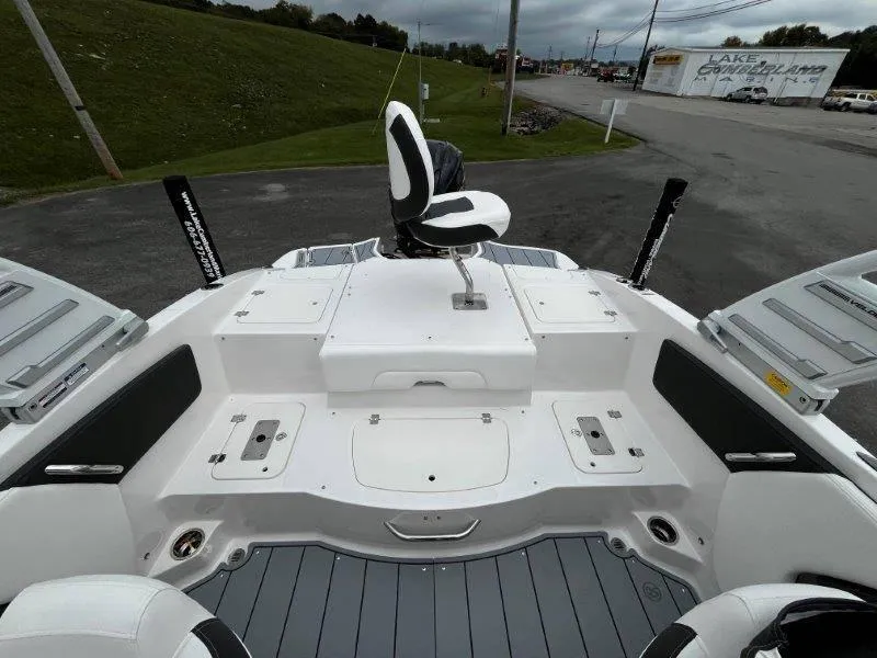 Slide: The Image of Chaparral 21 SSi Ski & Fish 2025 - 99