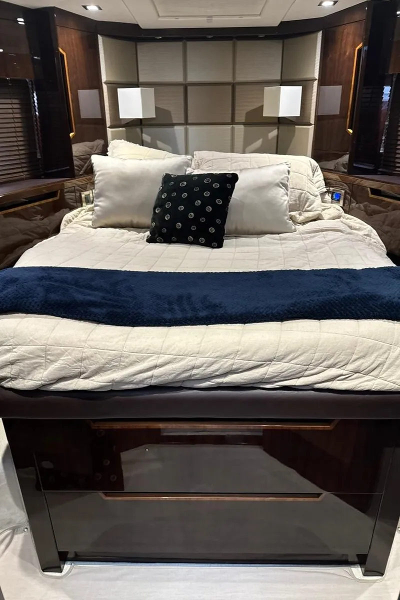 Slide: The Image of Luxurious bedroom interior of 2019 Galeon 500 Fly yacht with elegant bedding. - 28