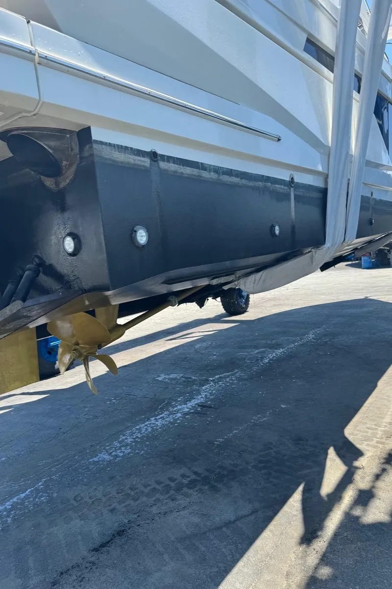 Slide: The Image of 2019 Galeon 500 Fly yacht hull and propeller detail. - 34