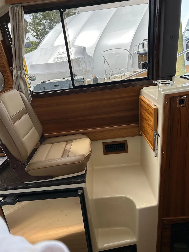 Slide: The Image of Mate's Folding Seat - 12