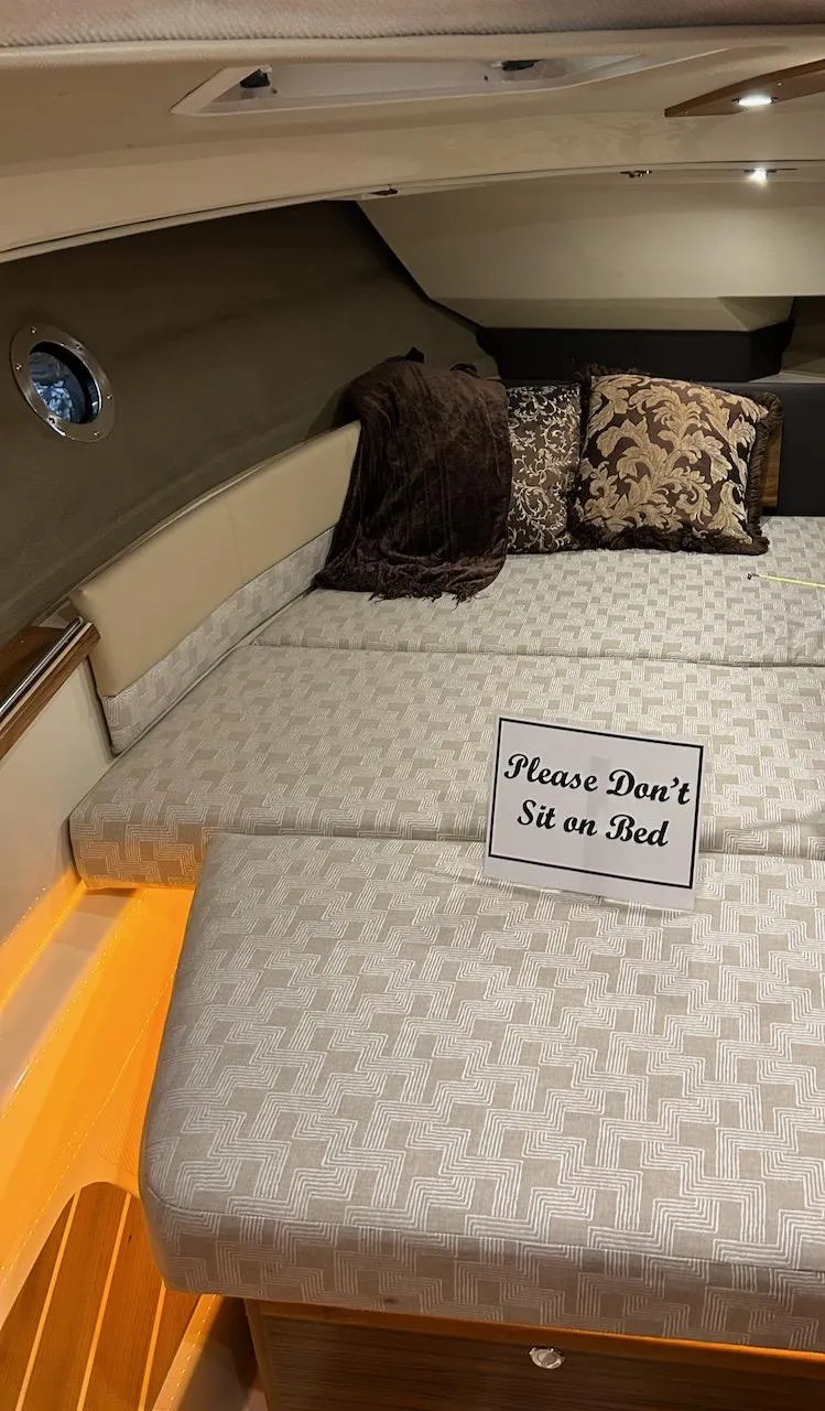 Slide: The Image of Manufacturer's Image  Fwd Berth - 15