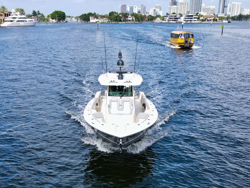 Slide: The Image of Scout 400 LXF 2023 - 22