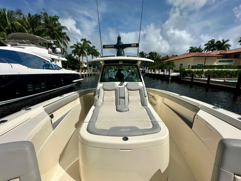 Slide: The Image of Scout 400 LXF 2023 - 5