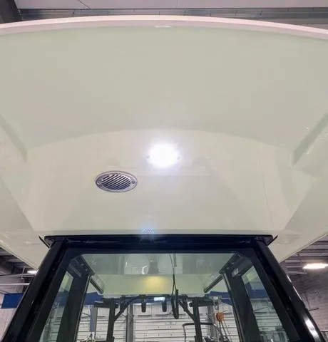 Slide: The Image of Stingray 253CC 2025 - 13