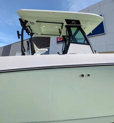 Slide: The Image of Stingray 253CC 2025 - 18