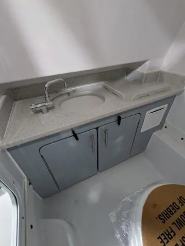 Slide: The Image of Stingray 253CC 2025 - 60