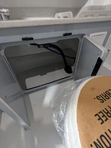 Slide: The Image of Stingray 253CC 2025 - 61