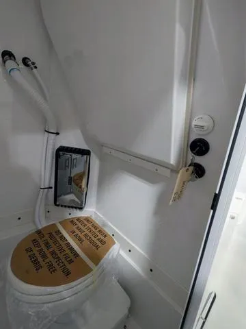 Slide: The Image of Stingray 253CC 2025 - 63