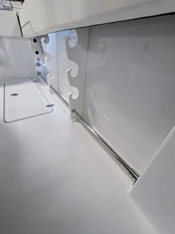 Slide: The Image of Stingray 253CC 2025 - 64