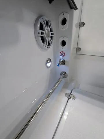 Slide: The Image of Stingray 253CC 2025 - 68