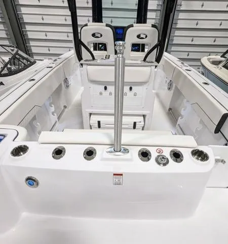 Slide: The Image of Stingray 253CC 2025 - 83