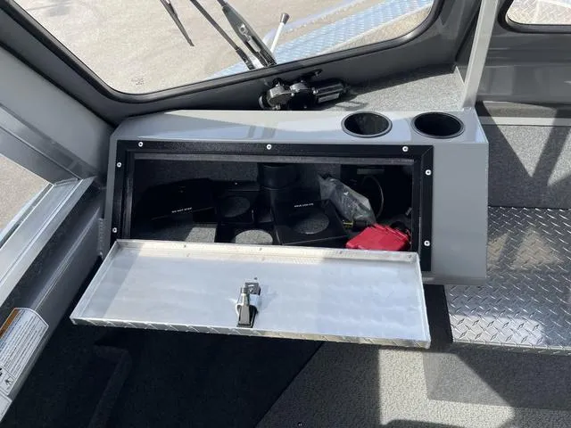 Slide: The Image of Thunder Jet 210 Luxor Limited 2025 - 32