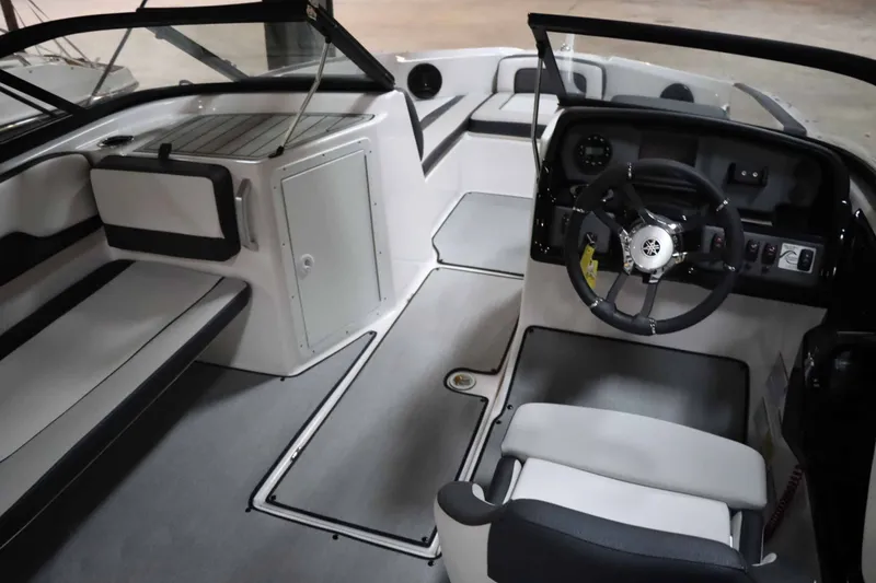 Slide: The Image of Yamaha AR195 2025 - 15