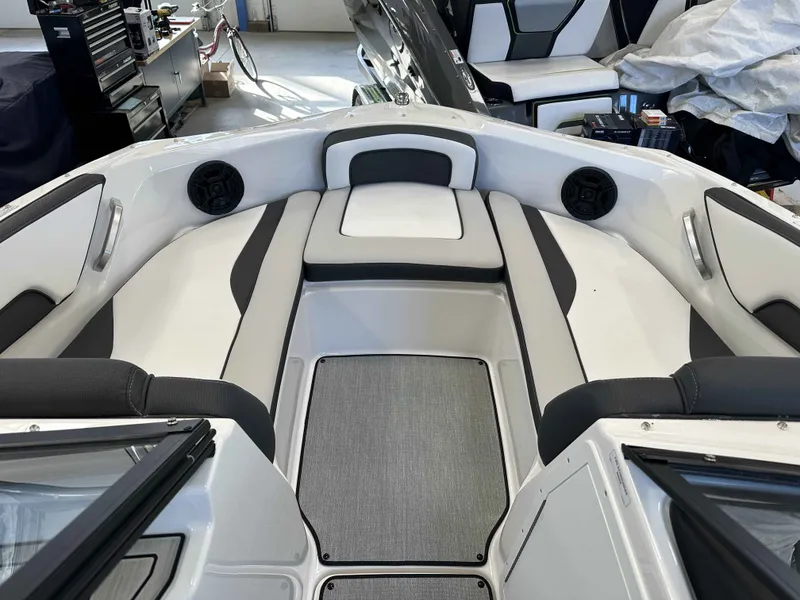 Slide: The Image of Yamaha AR195 2025 - 21