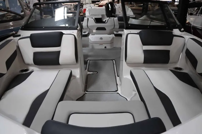 Slide: The Image of Yamaha AR195 2025 - 22