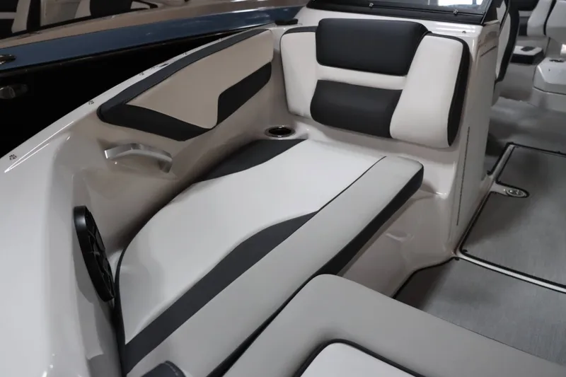 Slide: The Image of Yamaha AR195 2025 - 24