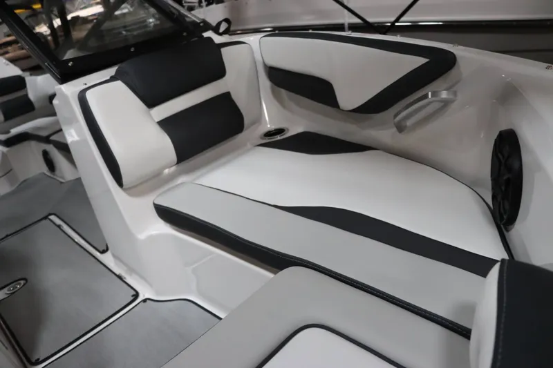 Slide: The Image of Yamaha AR195 2025 - 25