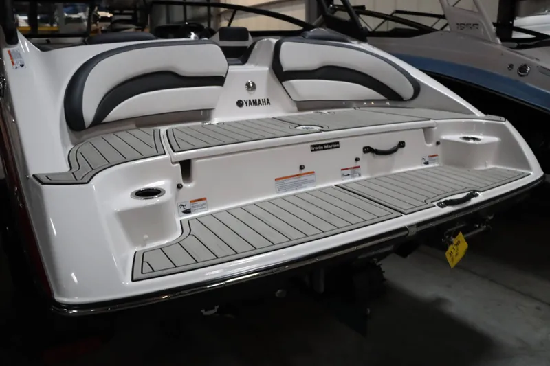 Slide: The Image of Yamaha AR195 2025 - 8