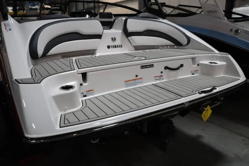 Slide: The Image of Yamaha AR195 2025 - 10